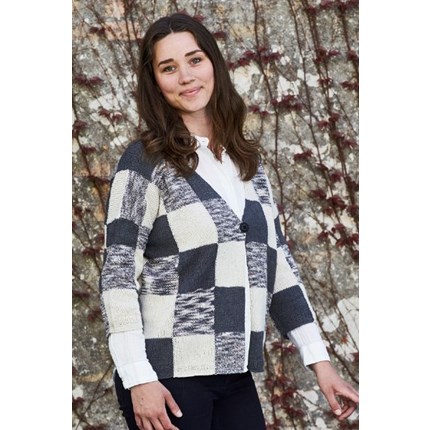 Esther Color 893910.jpg